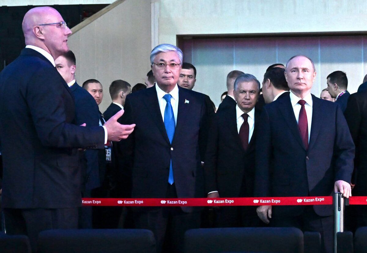 Путин и другие лидеры государств на презентации конгресс-зала Dota 2