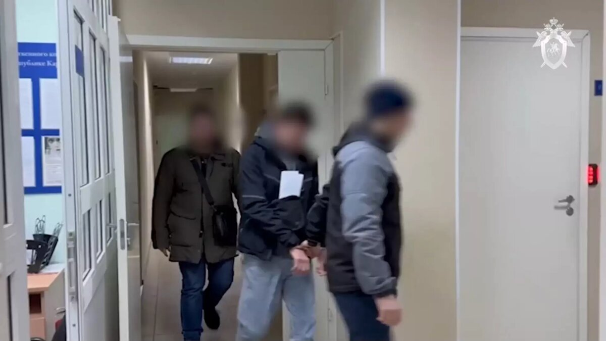     Нападение на мужчину группа подростков сняла на видео: об этом сообщили в пресс-службе СК.