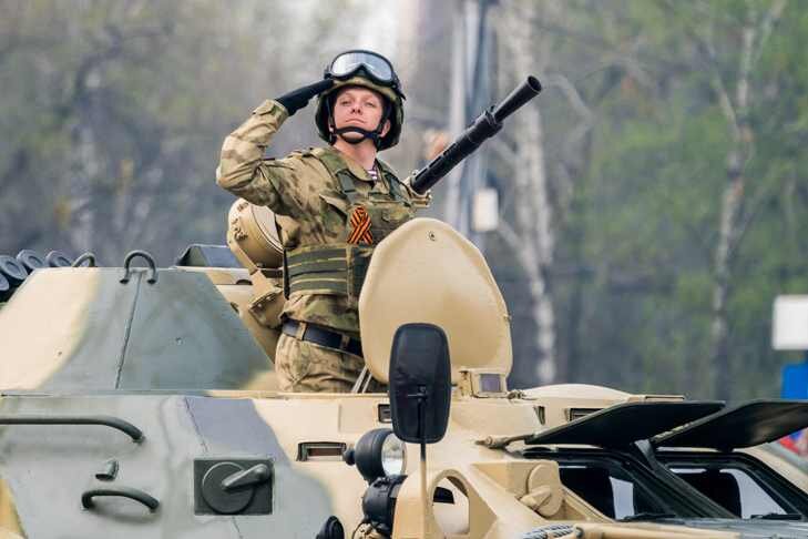    Парад Победы-2023 в Новосибирске. Фото из архива VN.ru