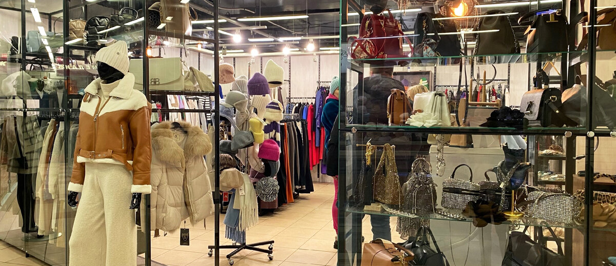  Магазин Lovely room, расположенный в универмаге «Сормовские Зори», начал работать в новом формате. Теперь в нём представлено ещё больше стильной одежды и аксессуаров.
