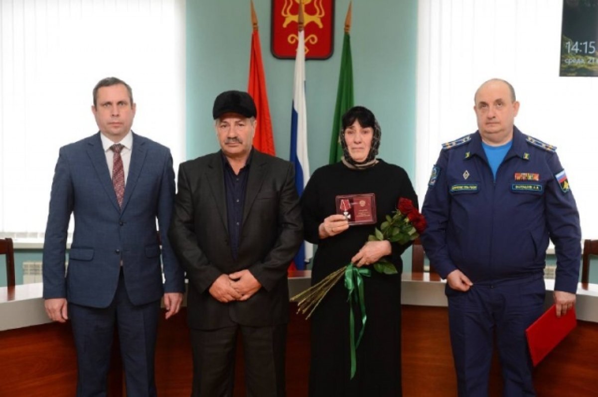    В Майкопе вручили награды семьям военнослужащих, погибших в ходе СВО