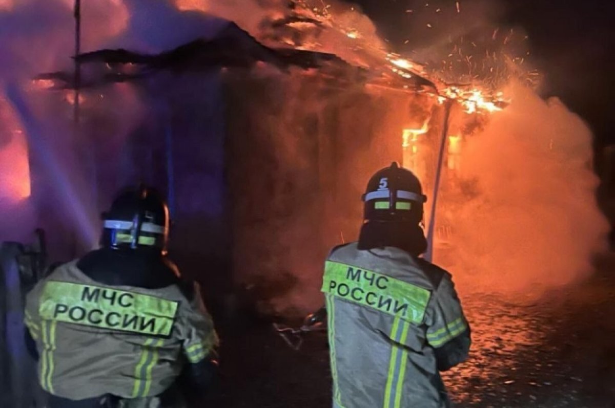    В Адыгее при пожаре в частном доме сгорели двое детей