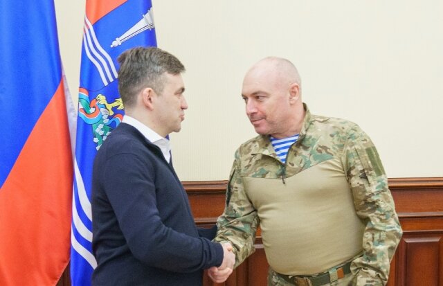    Губернатор Ивановской области поздравил комдива Евгения Тонких с присвоением звания генерал-майора