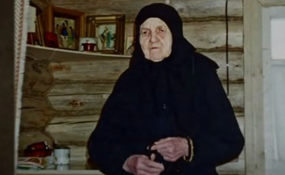 Домохозяйка с детьми. Поделки ко дню матери. Аппликация ко дню матери. Аппликация ко дню матери. Молитва.