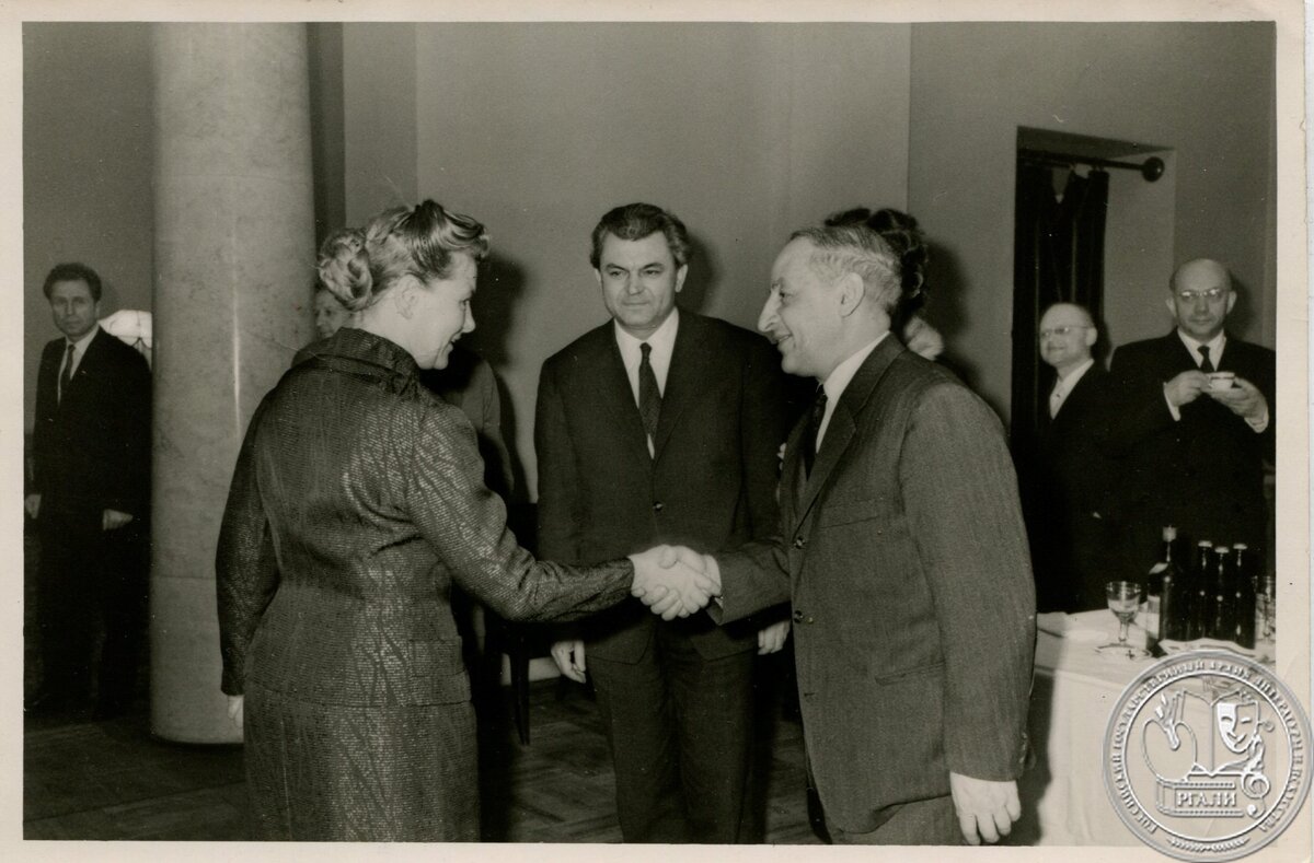 29 октября 1969 года родился интернет. Школьники 1 сентября. 2 сентября 1969. Arpanet 1969 первый сеанс. 2 сентября 1969.