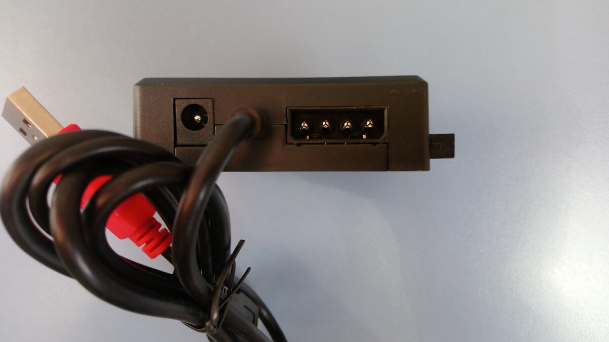 Разъём для кабеля IDE.