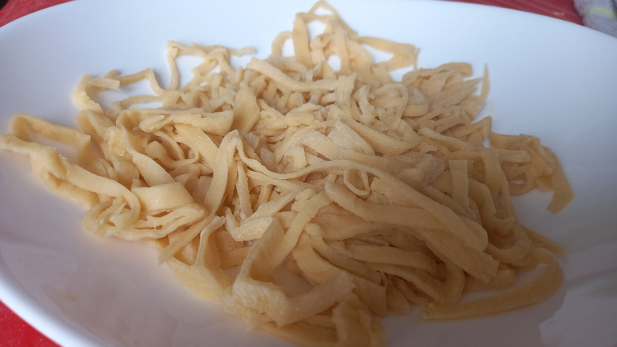 Домашняя лапша.