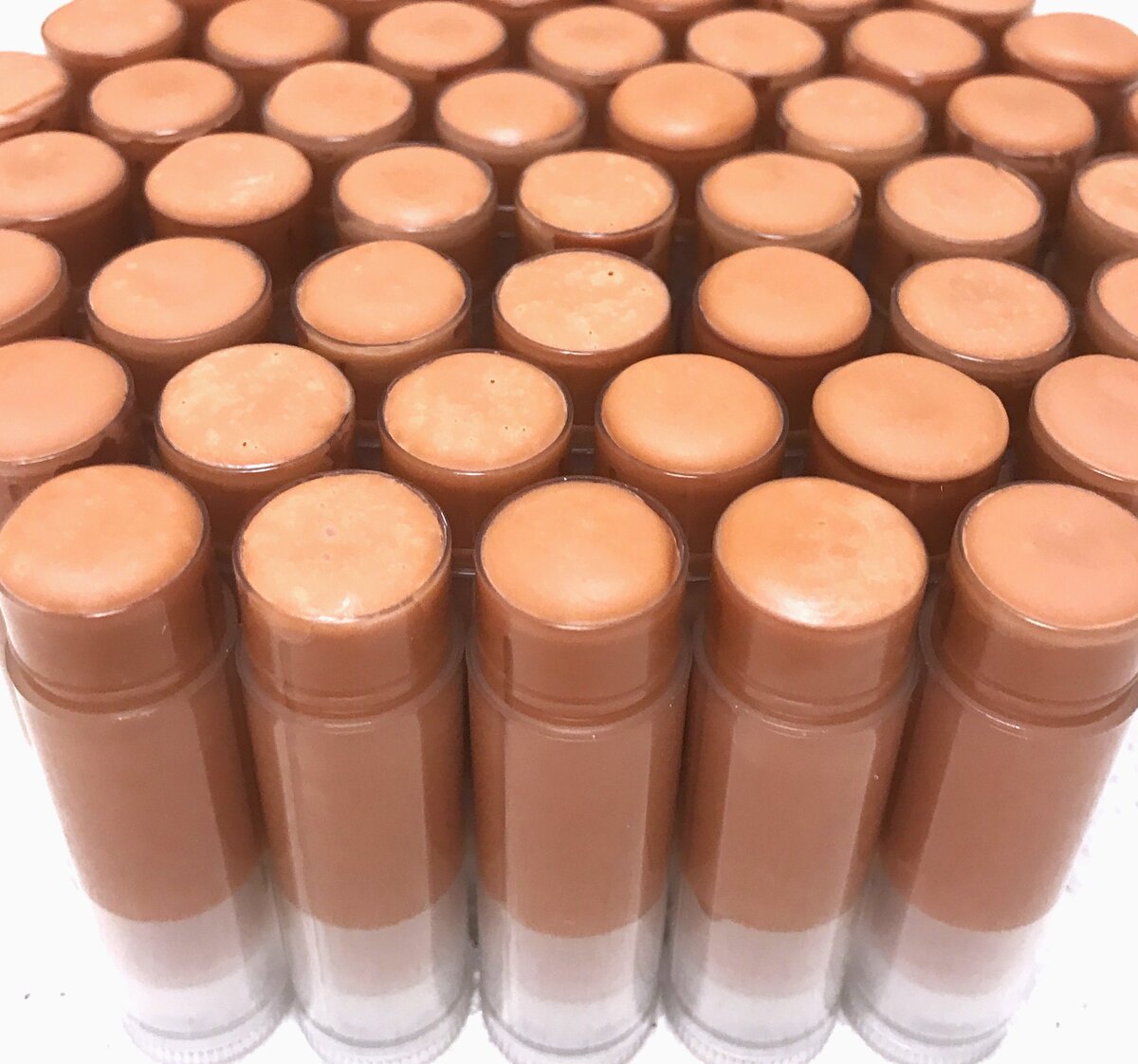 "Медовый коралл" блеск-бальзам для губ с натуральными пигментами