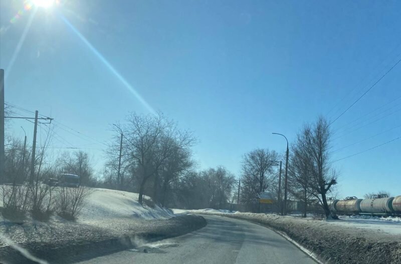 После жалоб залатали выезд на виадук на Донгузской | Оренбург Медиа | Дзен