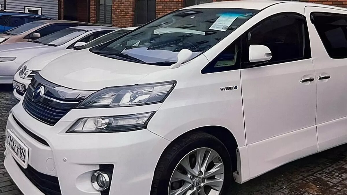     Красноярец продавал «собранные» автомобили с поддельными ПТС через автосалон и подставные физлица. Против него возбудили больше 16 уголовных дел и заключили под стражу.