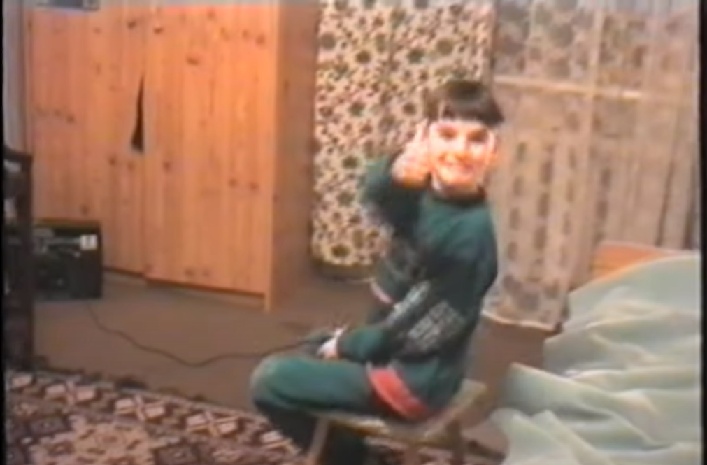 Наслаждаюсь игрой на Sega Mega Drive в 1997 году