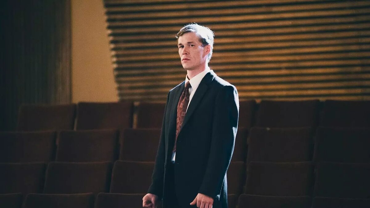     Известный актер Артем Быстров из Нижнего Новгорода снимется сразу в трех кинокартинах в 2024 году. Фанаты увидят артиста в двух сериалах и в одном фильме. Такая информация размещена на сервисе «Кинопоиск».