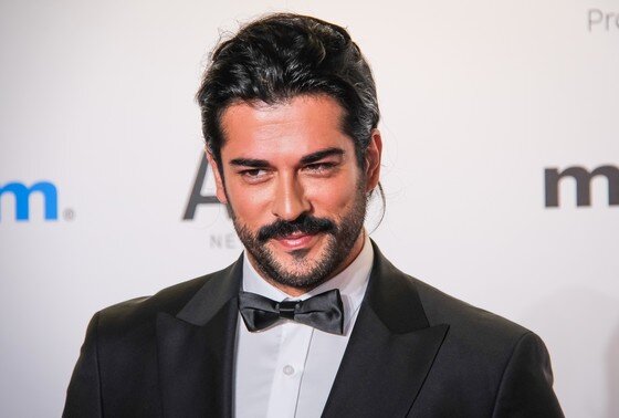    Бурак Озчивит