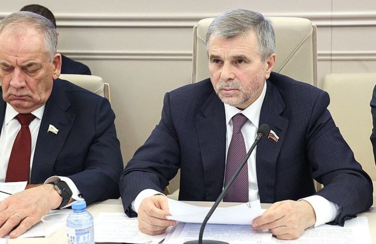     Политику импортозамещения пестицидов с учетом активных веществ обсудили в Совете Федерации
