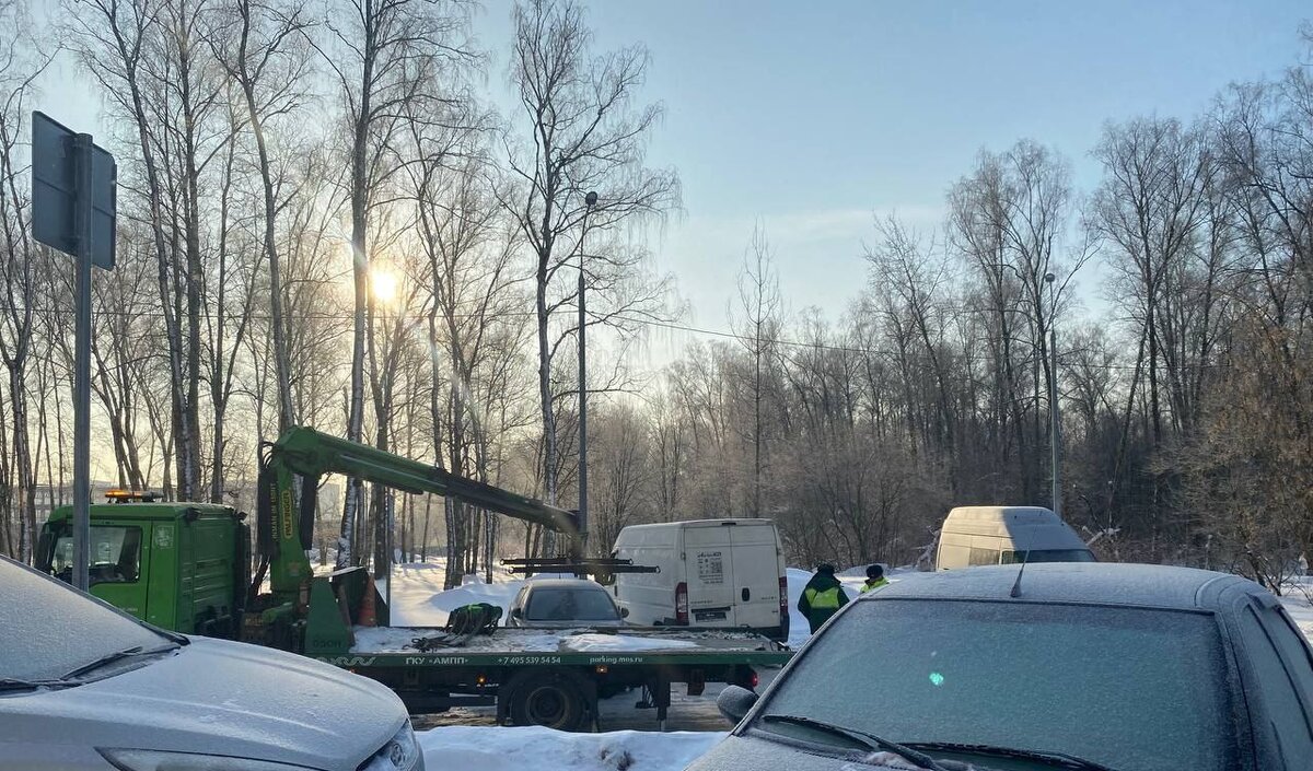 Как правильно припарковаться и найти свой автомобиль на том же месте, где  его оставил.Или же как выживать автолюбителям в новостройках. | Новости  здравомыслящего кактуса | Дзен