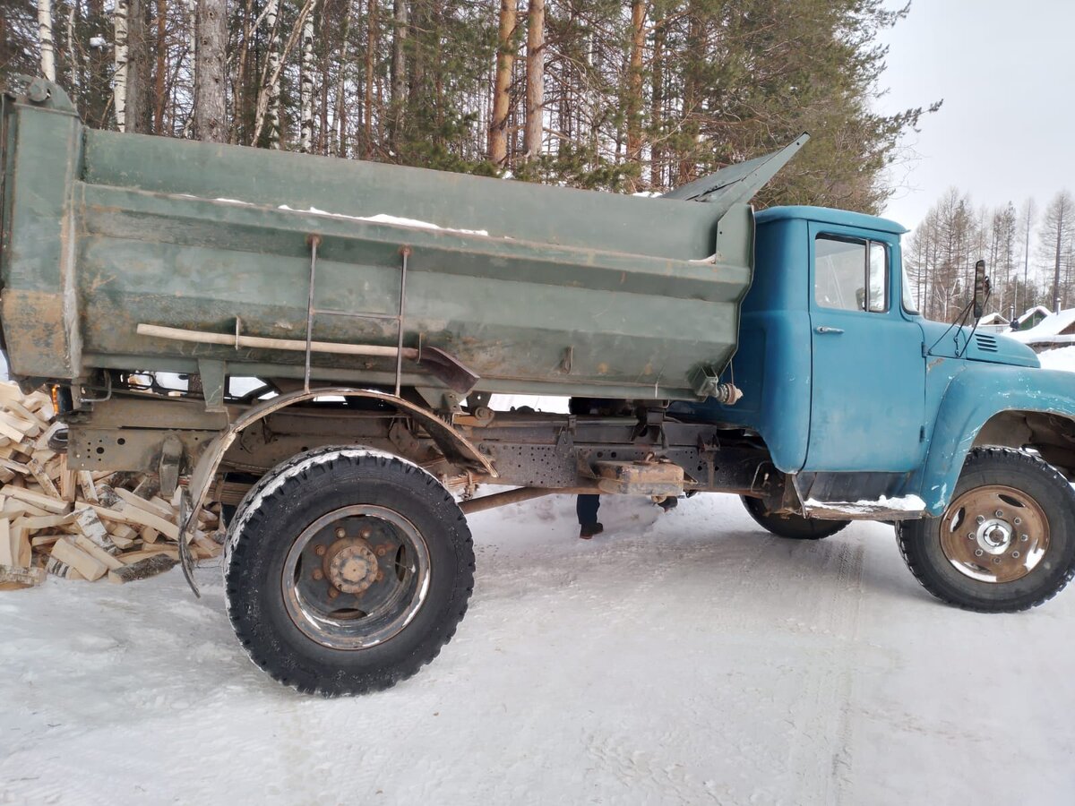 Зил привёз нам дрова