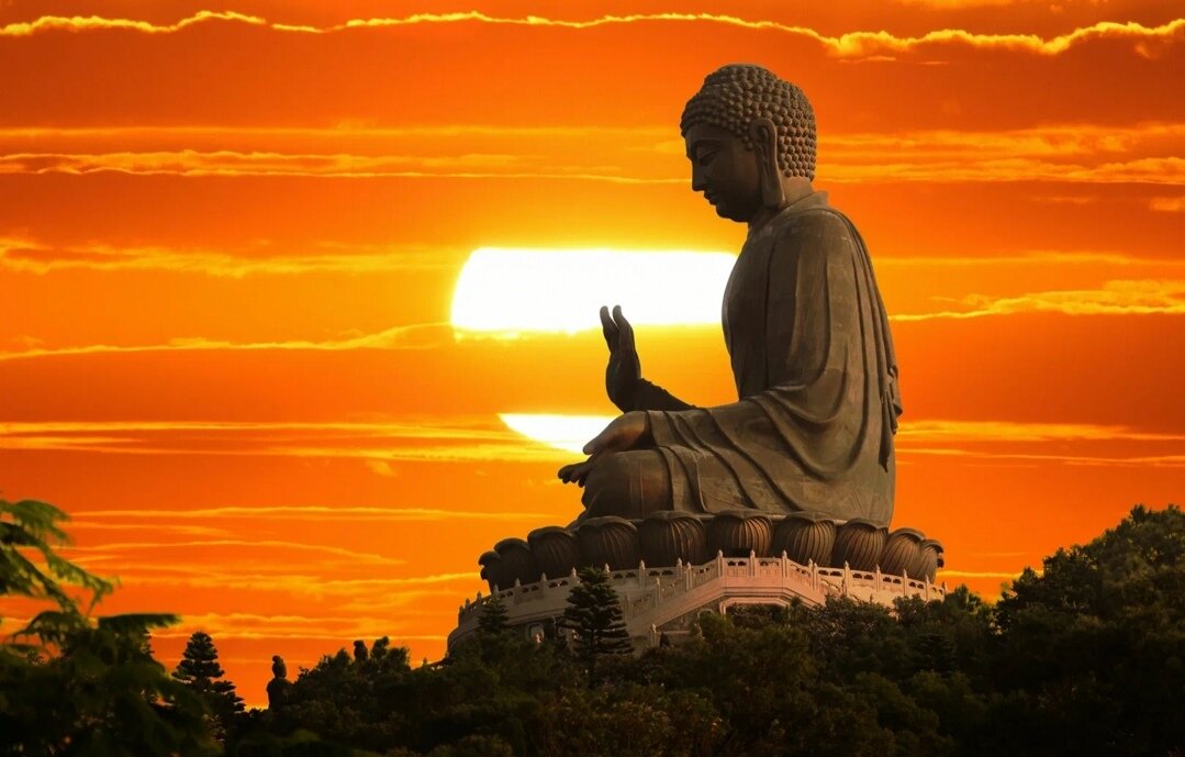 Будда Шакьямуни - основатель и центральная фигура буддизма.