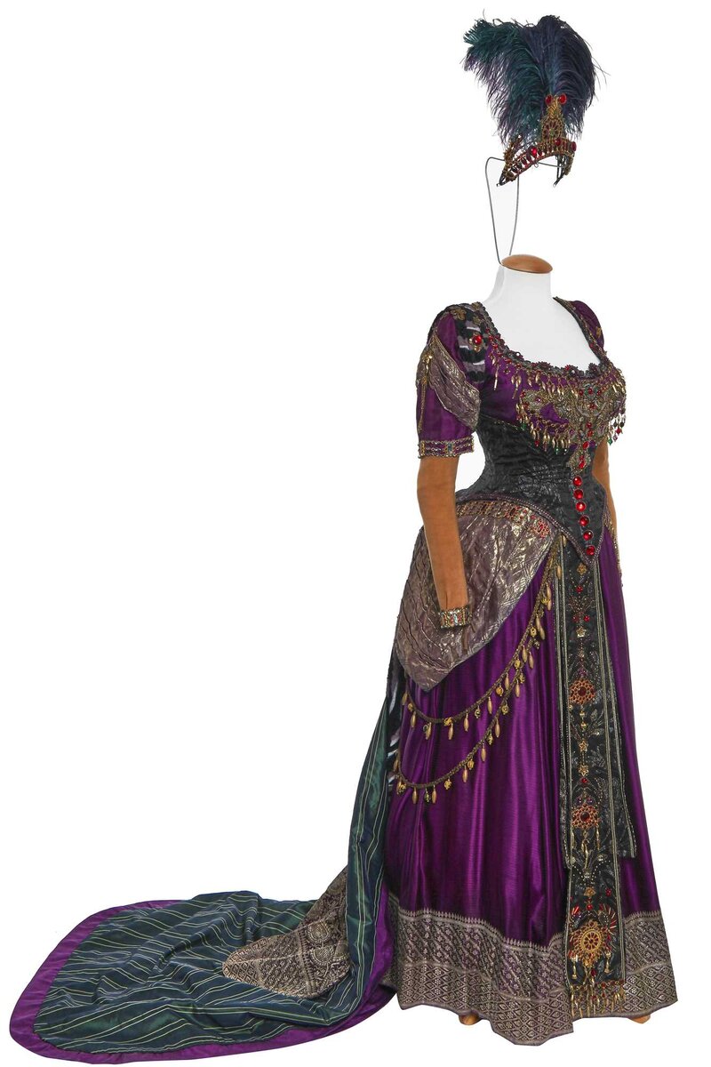    Костюмы из «Острых козырьков» и «Аббатства Даунтон» выставят на аукцион (фото 2)