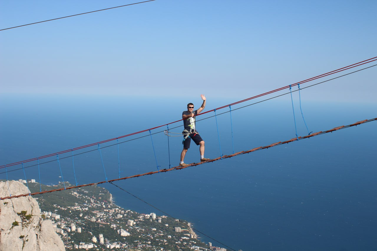 Или забраться повыше к облакам