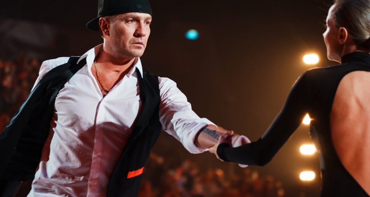 Групповое фото с шоу чемпиона на льду. , снежная королева ледовое ледовое шоу ильи авербуха. День металлурга в арене металлург магнитогорск. Ледовое шоу гордость нации 2018. Шоу плющенко 2023.