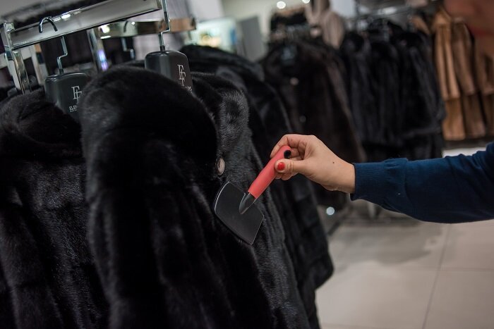 Полушубок женский кожа. Пальто меховое женское. Женское полупальто из искусственного меха. Женская одежда шубы. Faux mink шуба.