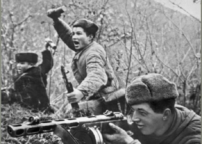 Советские бойцы