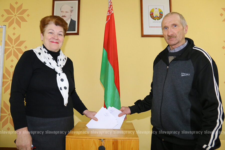 Приходите на выборы плакат. Плакаты на день выборов 2023. Незаконная агитация. Лозунги к выборам. Ваш голос важен.