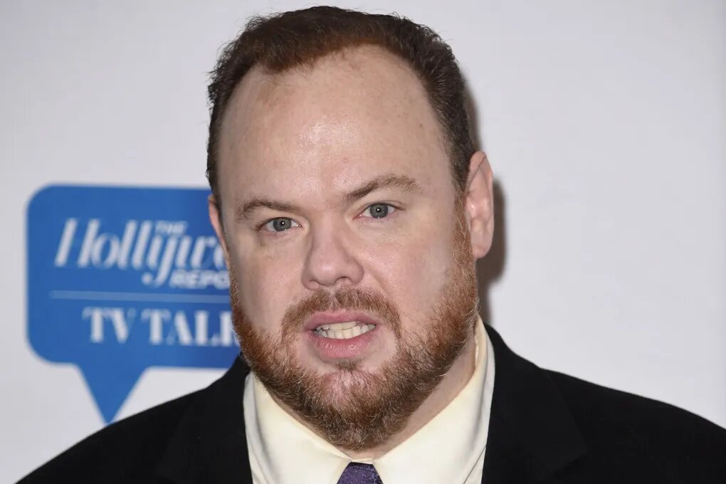     Избил и попытался задушить: актер фильма «Один дома» Девин Рэтрей признал себя виновным в домашнем насилии