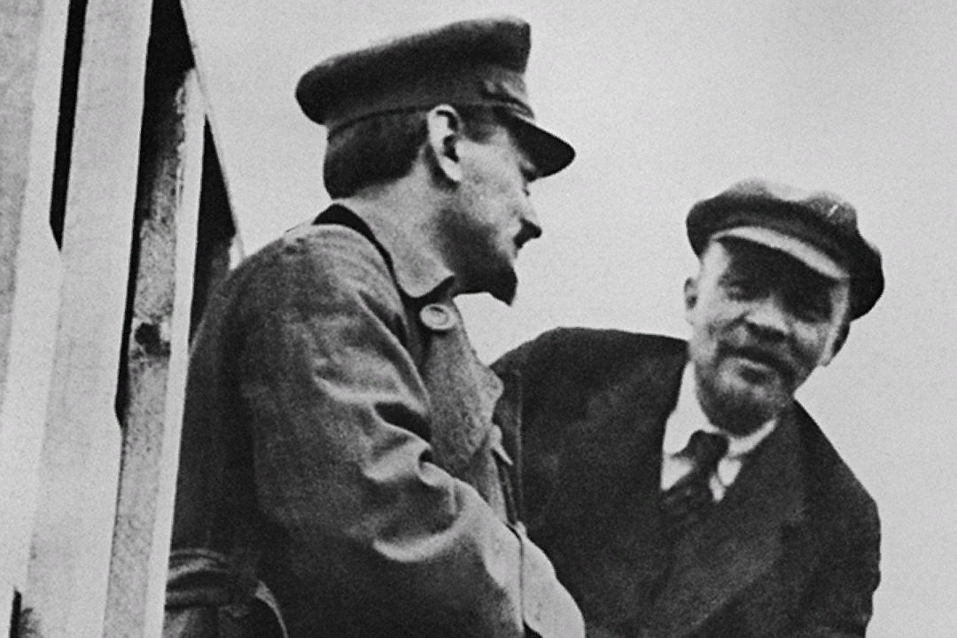 Ленин и Троцкий на митинге