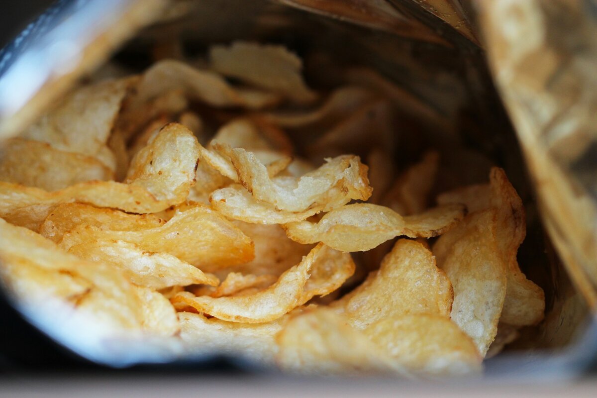     Ученые узнали, как сделать чипсы из картошки полезными