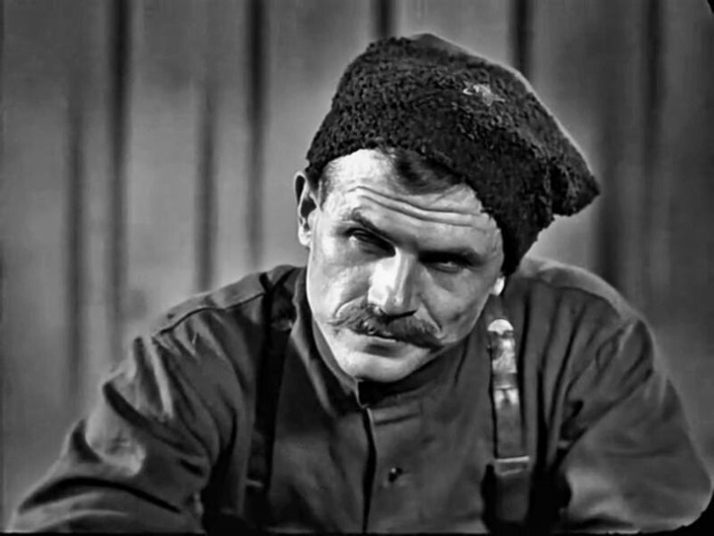 Актёр Борис Бабочкин в роли Василия Ивановича Чапаева. Годы жизни 1904 —1975