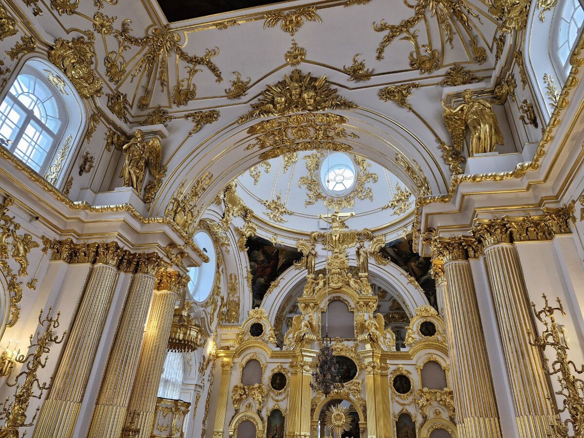 Церковь в музее, внутренняя большая (вроде, есть еще малая)