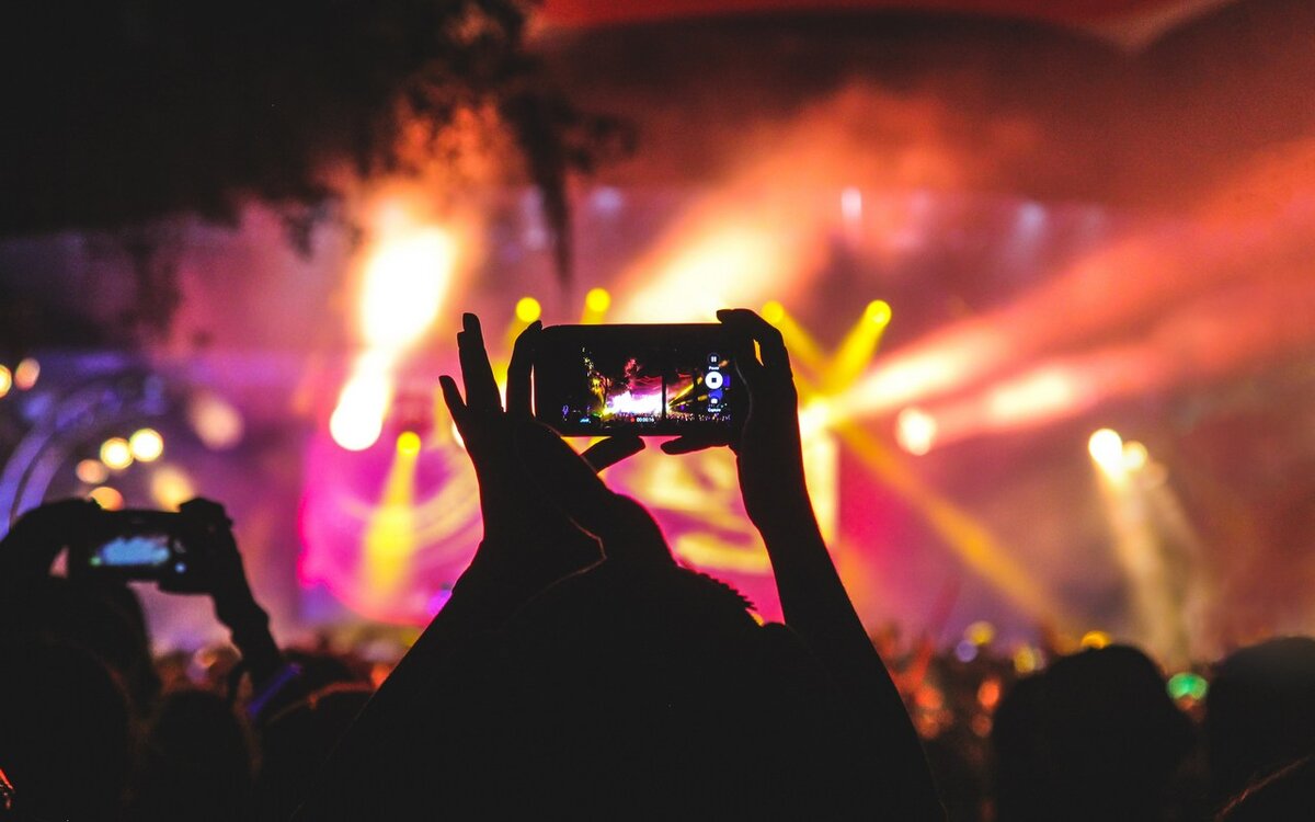    Удачные выходные в Воронеже: День защитника Отечества, спектакль «Легкость бытия» и Андрей Алексин Фото с loon.site