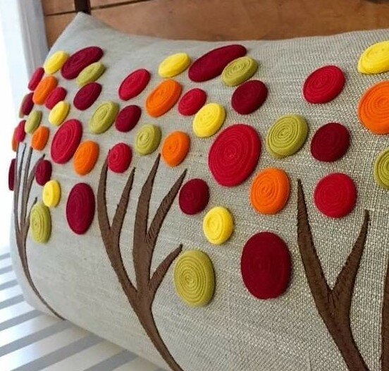 вариант декора цветочков из фетровых полосочек