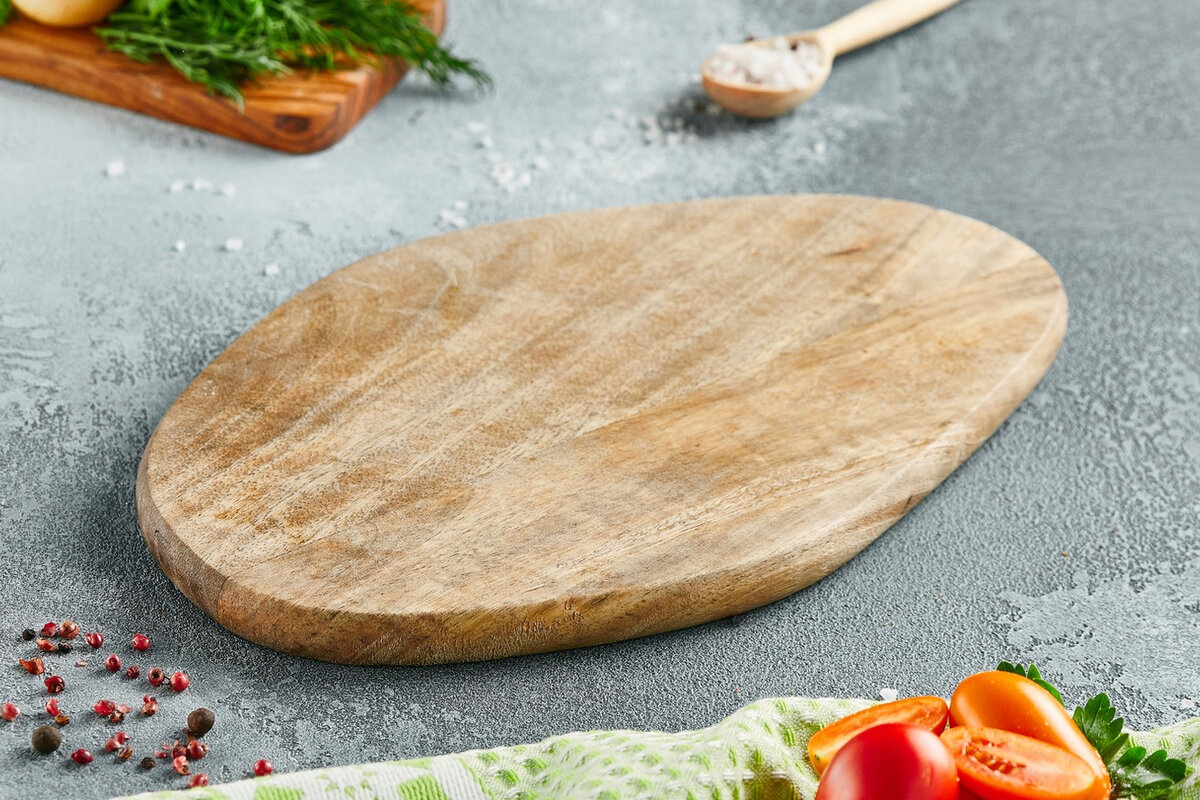    Не следует чистить с мылом деревянные разделочные доски.Фото: Shutterstock.com