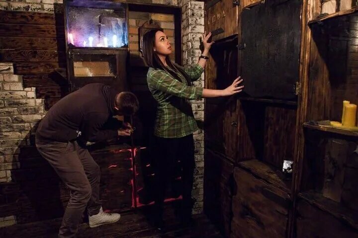 я не буду целовать холодных рук