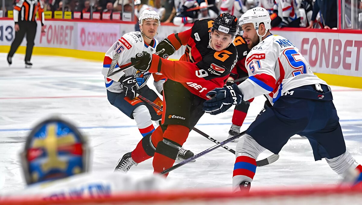     Гости сумели сравнять счет и перевести игру в овертайм, где и были сильнее.