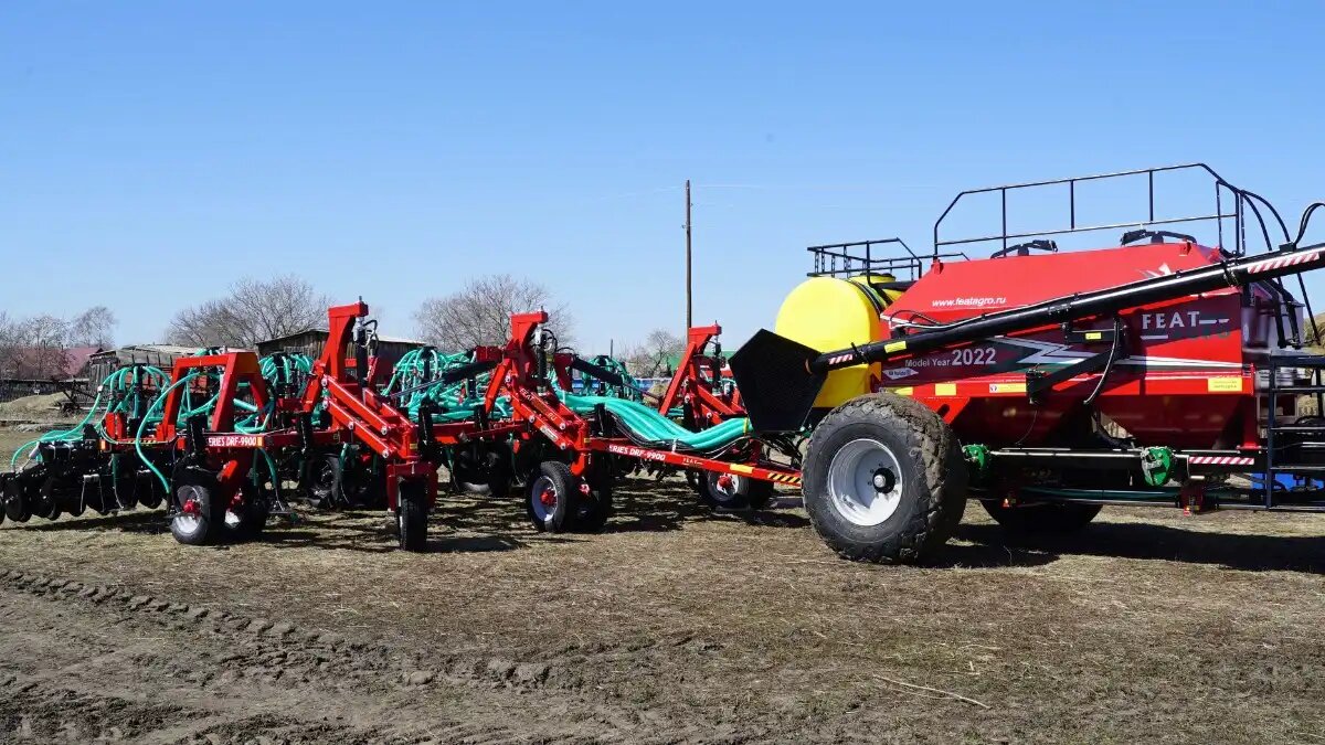 Фото: featagro.ru Посевной комплекс FEAT AGRO D-9900