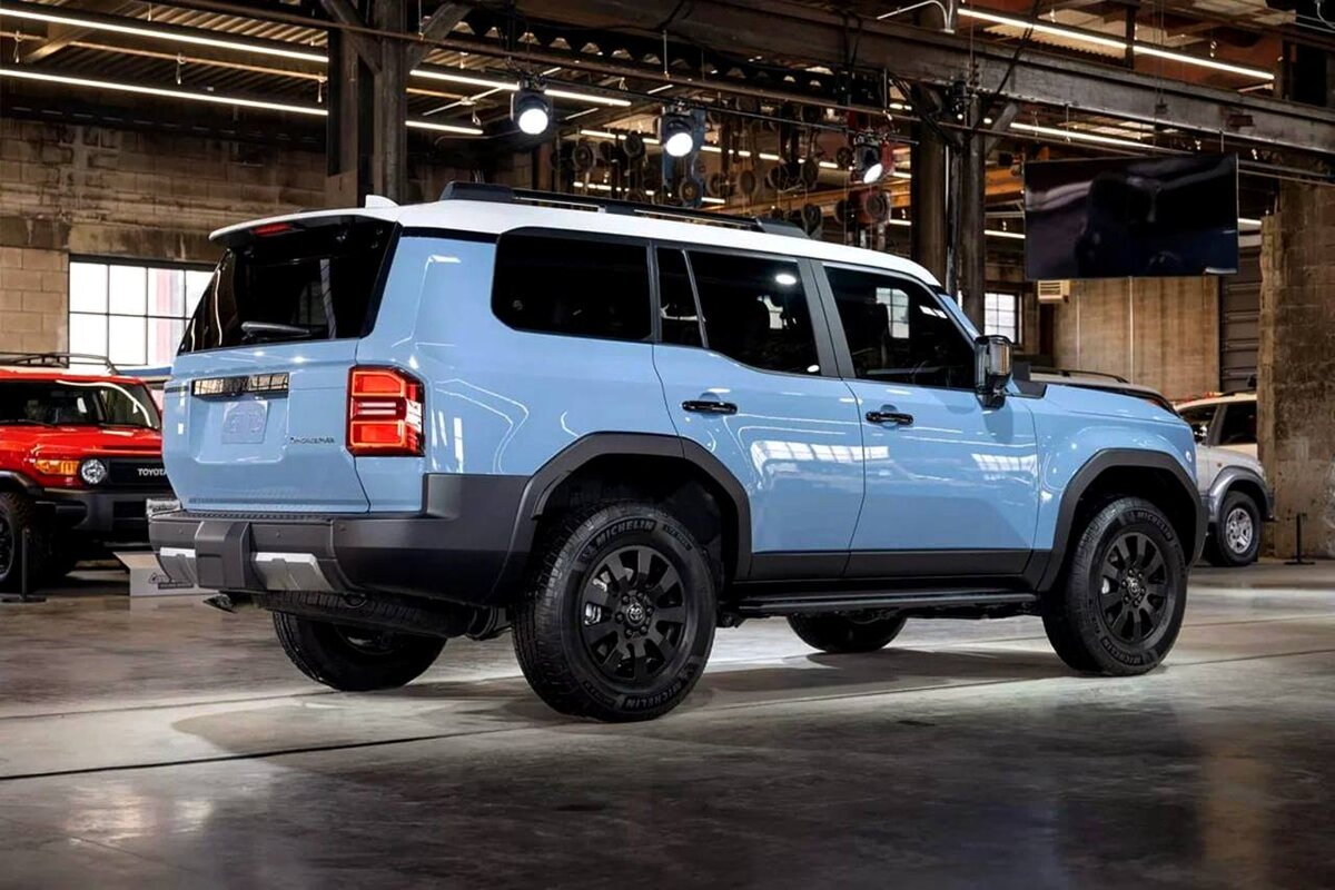 Задняя часть Land Cruiser Prado. Фото с сайта - auto.ru