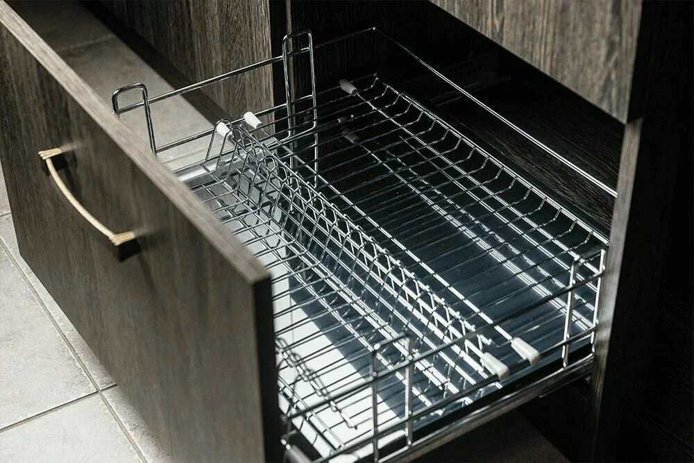 Опишите технологию сушки овощей. Склад для атмосферная сушка древесины чертеж. Слайд по уходу за одеждой. Классификация процессов сушки. Символы на ярлыках одежды и их расшифровка таблица значений.