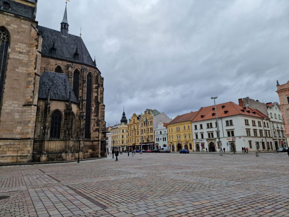 фото автора: ну а это Пльзень сегодня, опять пасмурно, дождь и ветер. Но +10