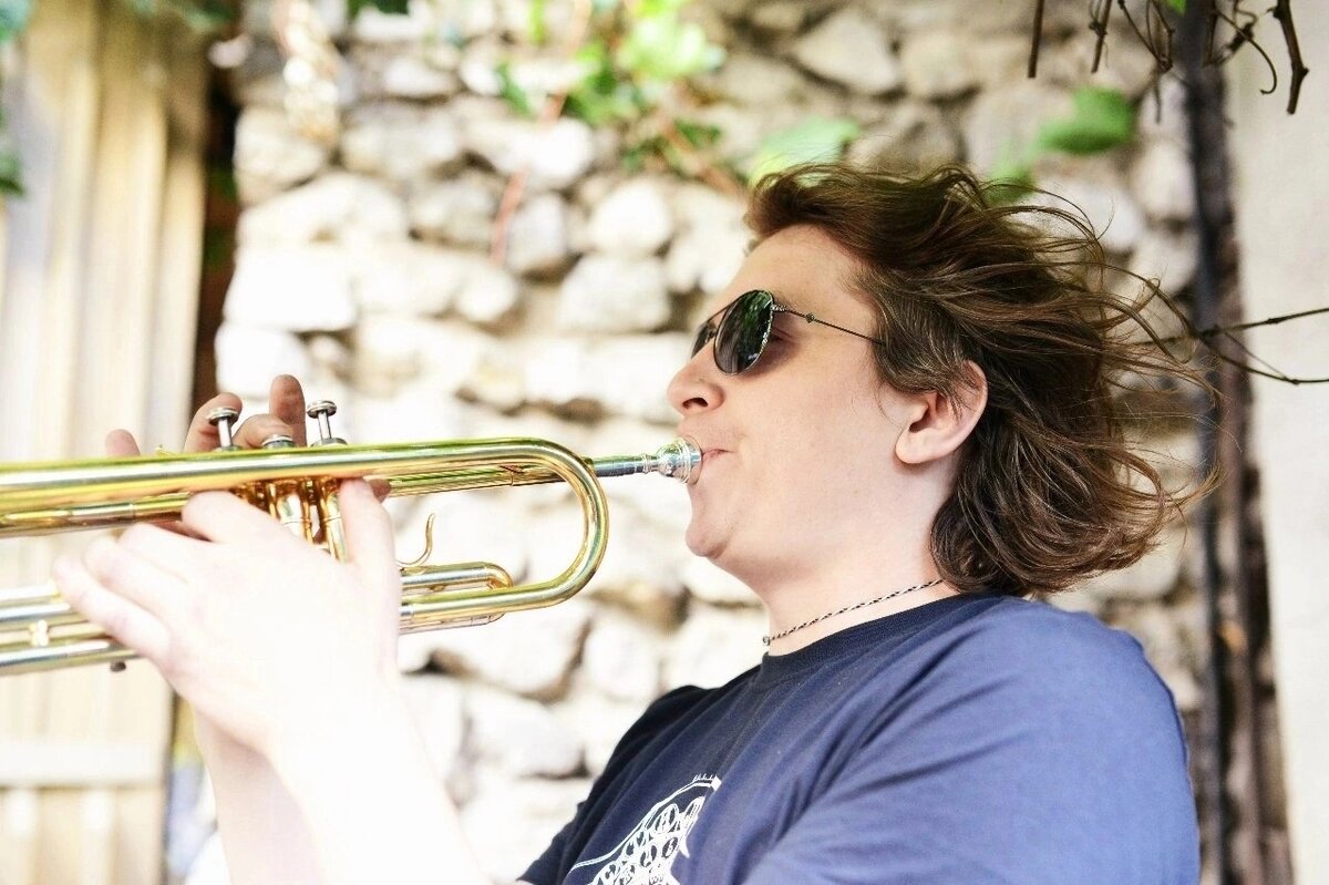 Это фото из Самары с фестиваля "Пластилиновый дождь".