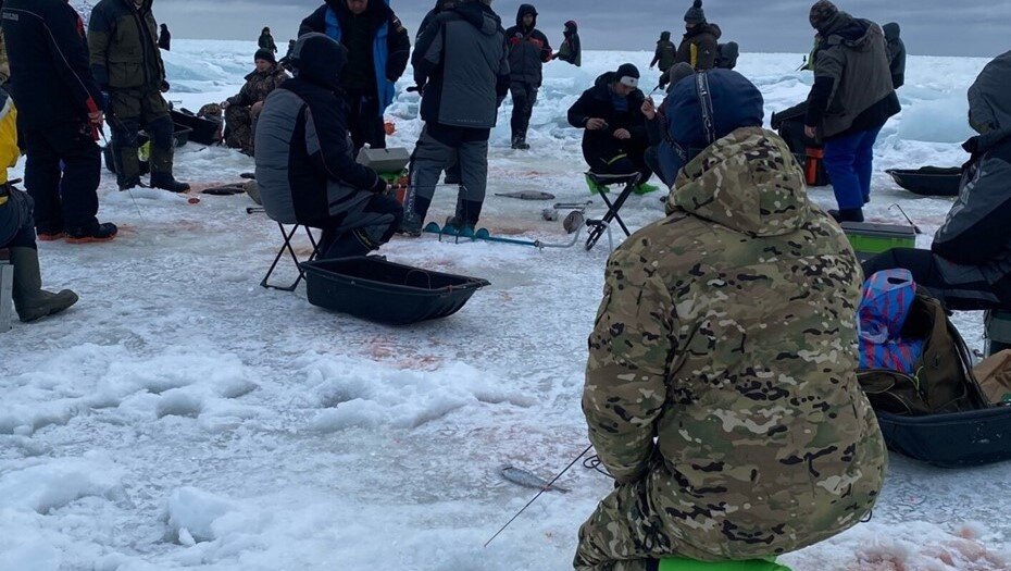    Лов форели на Ладожском озере. Февраль 2024 года. Автор фото: dzen.ru/fishing_dysha_polkilo