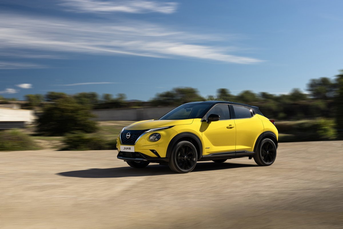 Nissan обновил Juke: большой экран мультимедиа и ярко-желтый цвет | Авто  Mail.ru | Дзен