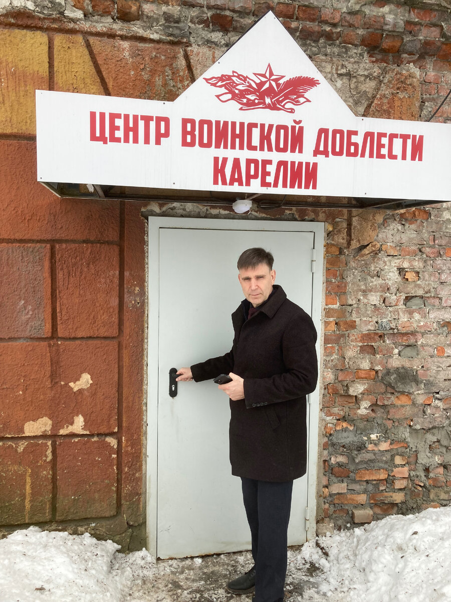За этой дверью прошлая эпоха зримо оживает. Как на машине времени перемещаешься. Член Общественной палаты России Илья Герасёв мой проводник в этом историческом путешествии.