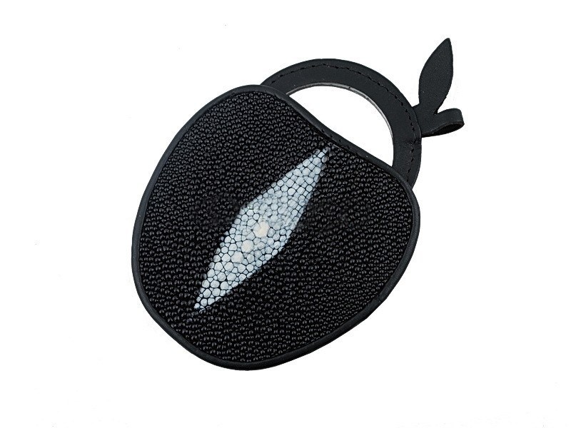 Зеркальце в чехле из кожи ската