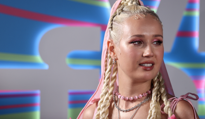 Плакат клавы коки. Клава кока арт. Клава кока — плачешь (премьера трека, 2022). Клава кока 2021. Песни клавы коки.