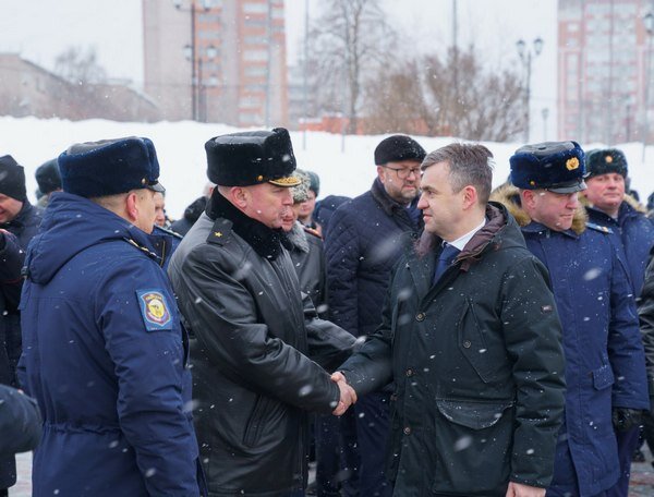    В День защитника Отечества в Иванове возложили цветы к мемориалу Героям фронта и тыла