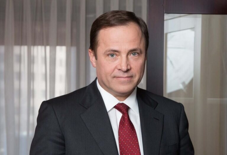    Игорь Комаров поздравил жителей Оренбургской области с Днем защитника Отечества Марина Шарт