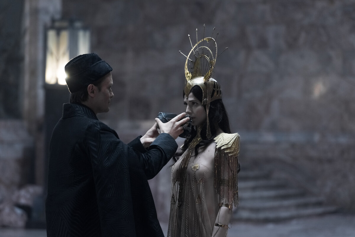     «Я бы не сказал, что в фильме есть мрачная эстетика»: художник-постановщик «Мастера и Маргариты» о съёмках картины